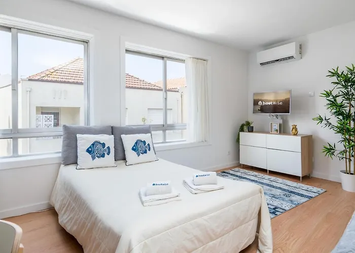 Host Wise - Comfy Sunny Flat - Prime Location * Porto