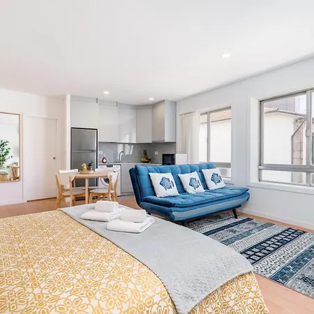 Host Wise - Comfy Sunny Flat - Prime Location