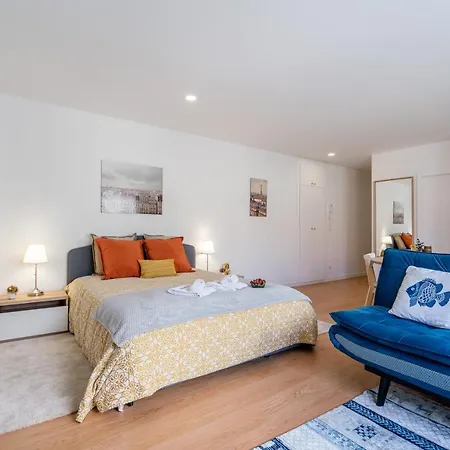 Host Wise - Comfy Sunny Flat - Prime Location