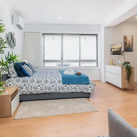 Host Wise - Comfy Sunny Flat - Prime Location Apartment