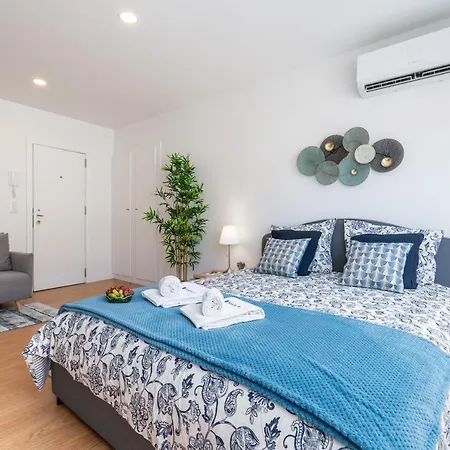 Host Wise - Comfy Sunny Flat - Prime Location