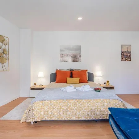 Host Wise - Comfy Sunny Flat - Prime Location