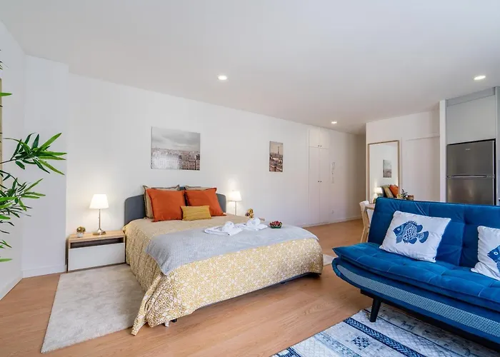 Host Wise - Comfy Sunny Flat - Prime Location