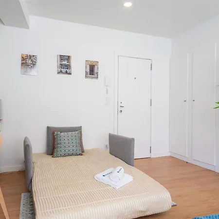 Host Wise - Comfy Sunny Flat - Prime Location Lägenhet